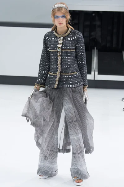 Look 74